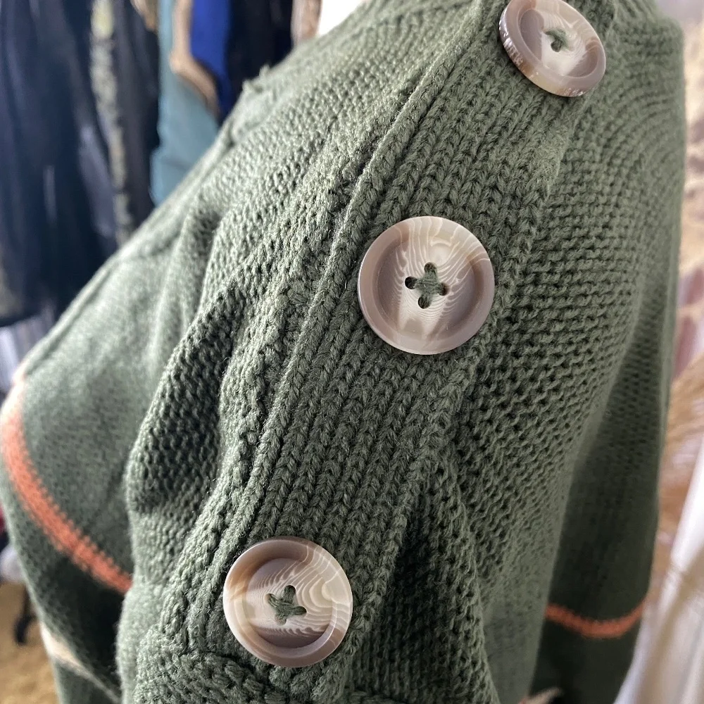 STRIPE CREW NECK SWEATER - Picture 10 of 14